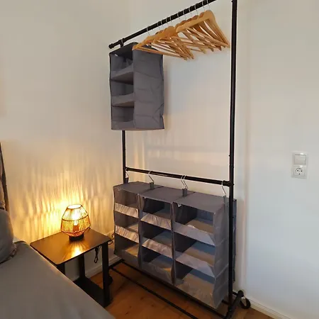 Charmante 2 Zimmer-wohnung Mit Fahrradstellplaetzen Apartment