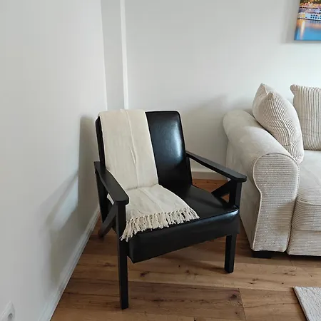 Апартаменты Charmante 2 Zimmer-wohnung Mit Fahrradstellplaetzen