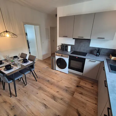 Charmante 2 Zimmer-wohnung Mit Fahrradstellplaetzen Apartamento Coblença