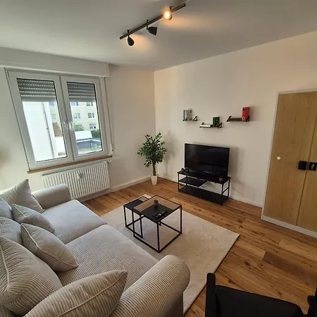 Charmante 2 Zimmer-wohnung Mit Fahrradstellplaetzen Apartamento *