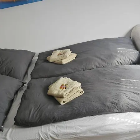 Charmante 2 Zimmer-wohnung Mit Fahrradstellplaetzen Apartamento Coblença