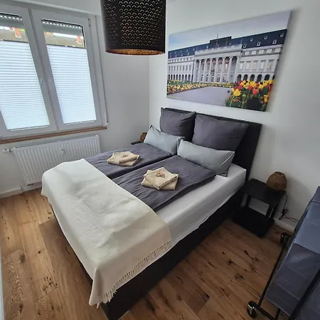 Charmante 2 Zimmer-wohnung Mit Fahrradstellplaetzen *