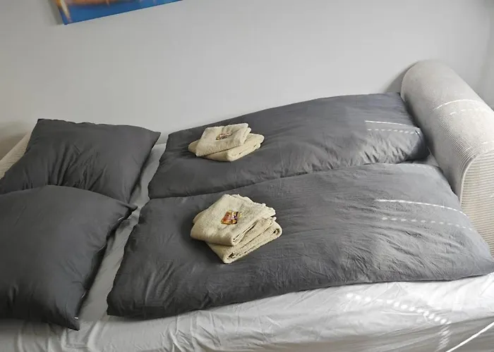 Charmante 2 Zimmer-wohnung Mit Fahrradstellplaetzen Apartamento Coblença