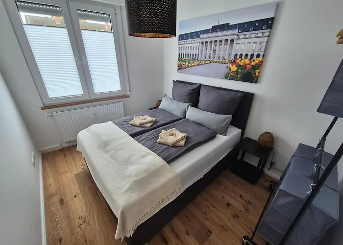 Charmante 2 Zimmer-wohnung Mit Fahrradstellplaetzen *